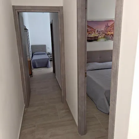 Jadore Monic Πανσιόν 4*
