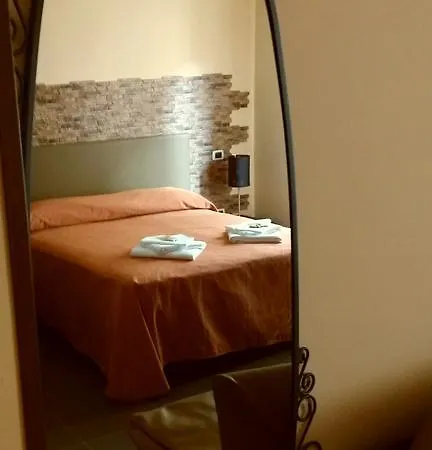 Jadore Monic Pensión Roma