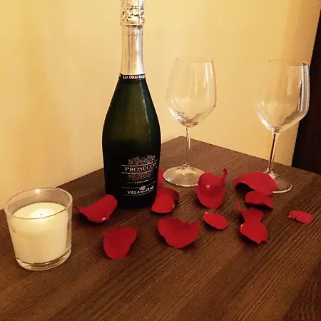 Jadore Monic 게스트하우스 4*