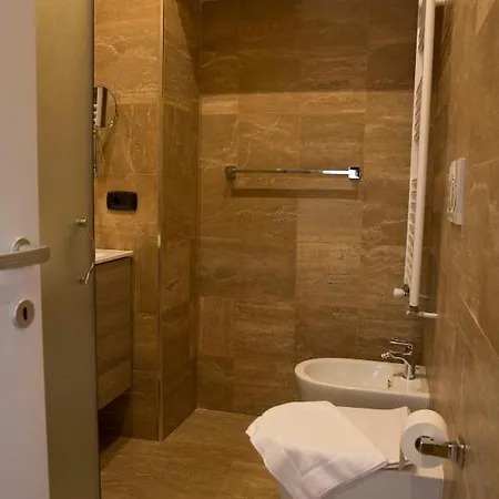 Jadore Monic Konukevi 4*